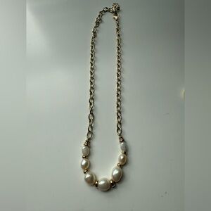 Kendra Scott Elegant Gold and Pearl Necklace